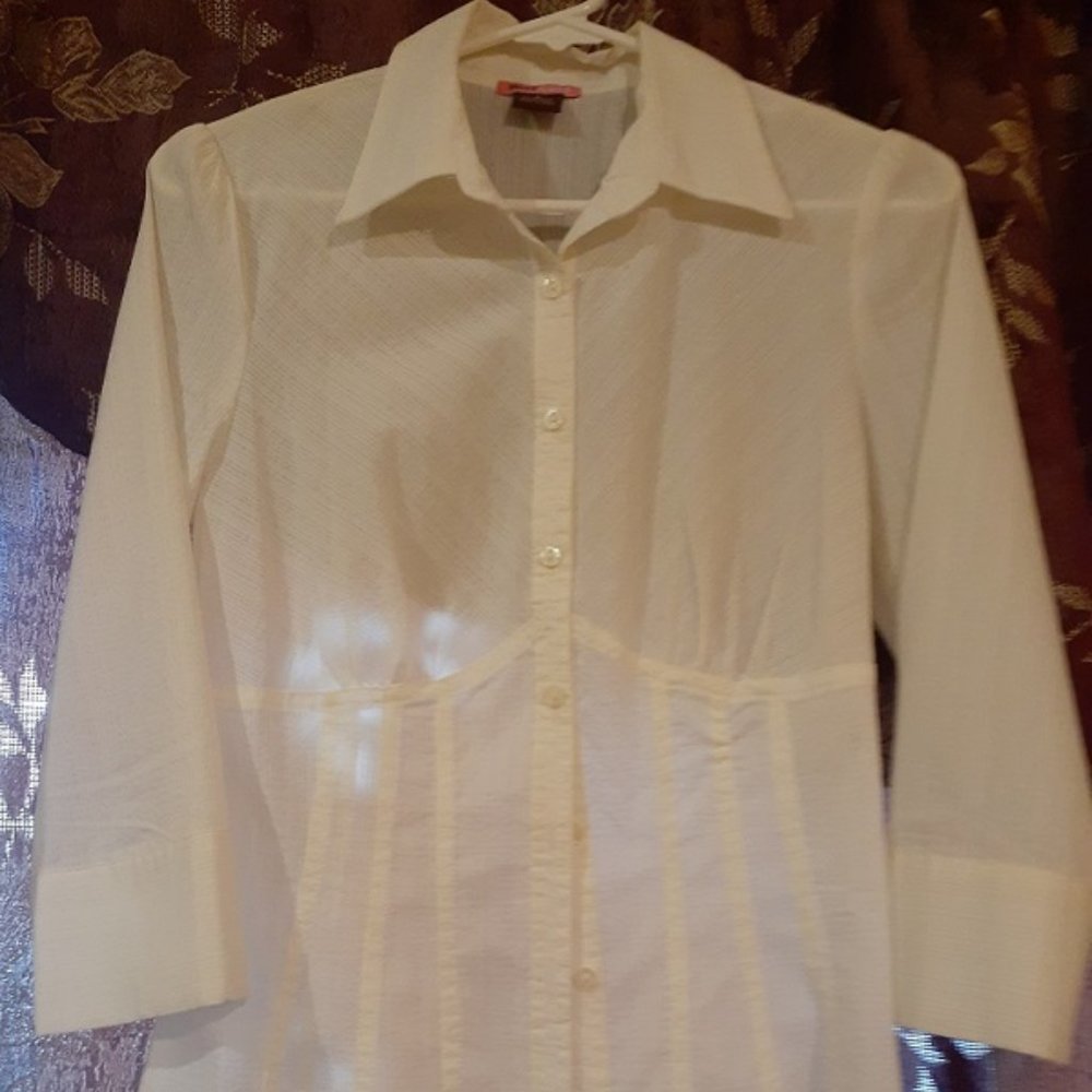 Max Rave White Button down shirt size M 99% Cotton 3/4 sleeve new